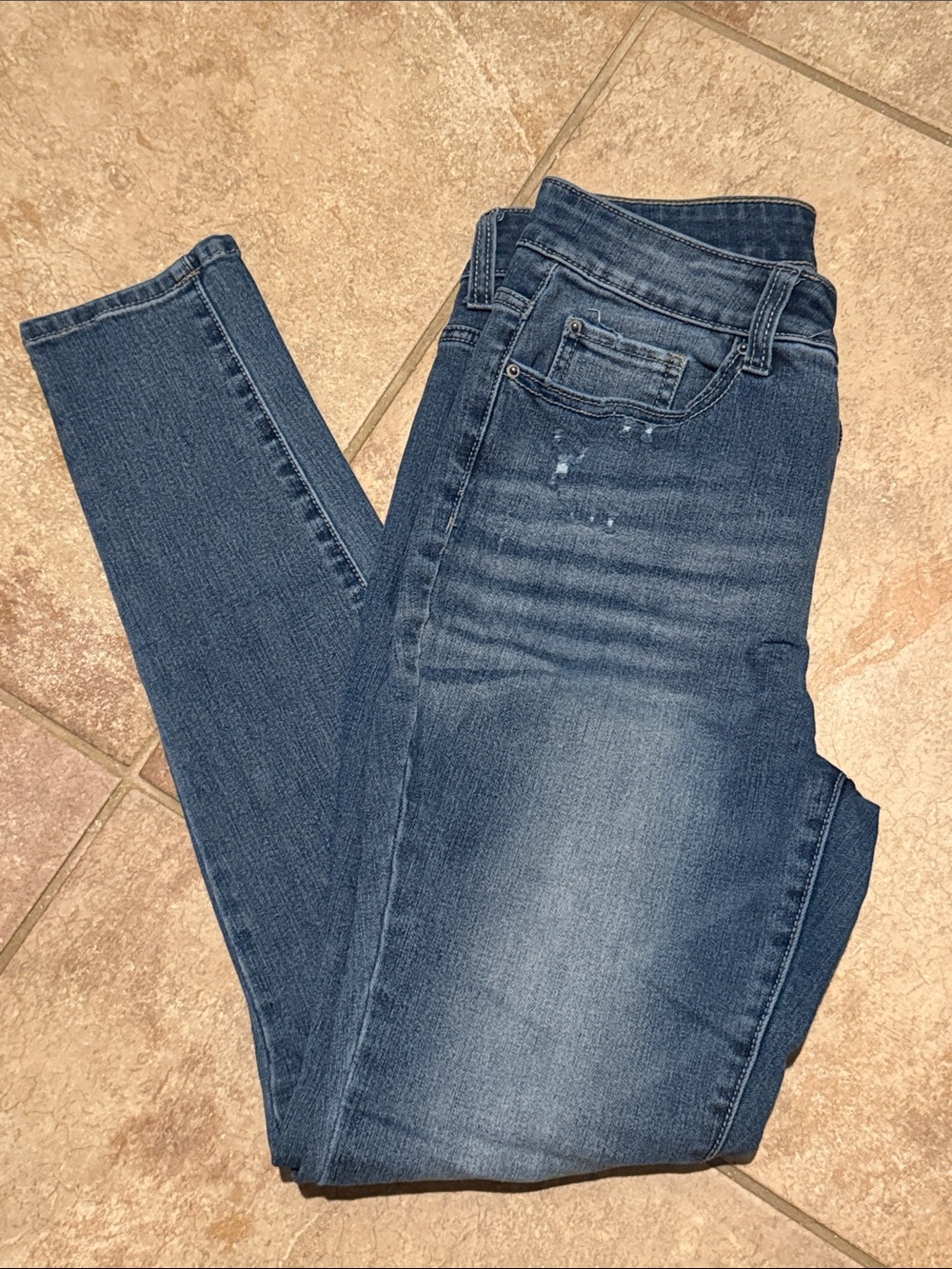 Women’s Skinny Jeans in Light Blue Wash